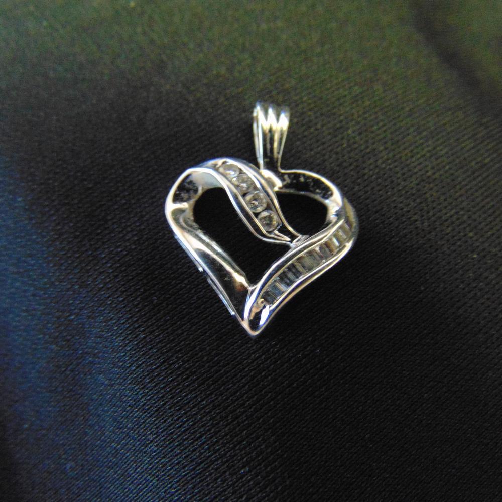 14KT White Gold Diamond Heart Pendant - Philadelphia Gold & Silver Exchange