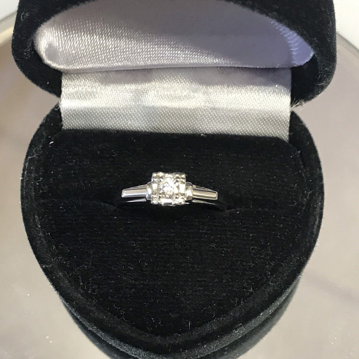 18KT White Gold Vintage Diamond Ring Classic Style Diamond Engagement Ring - Philadelphia Gold & Silver Exchange