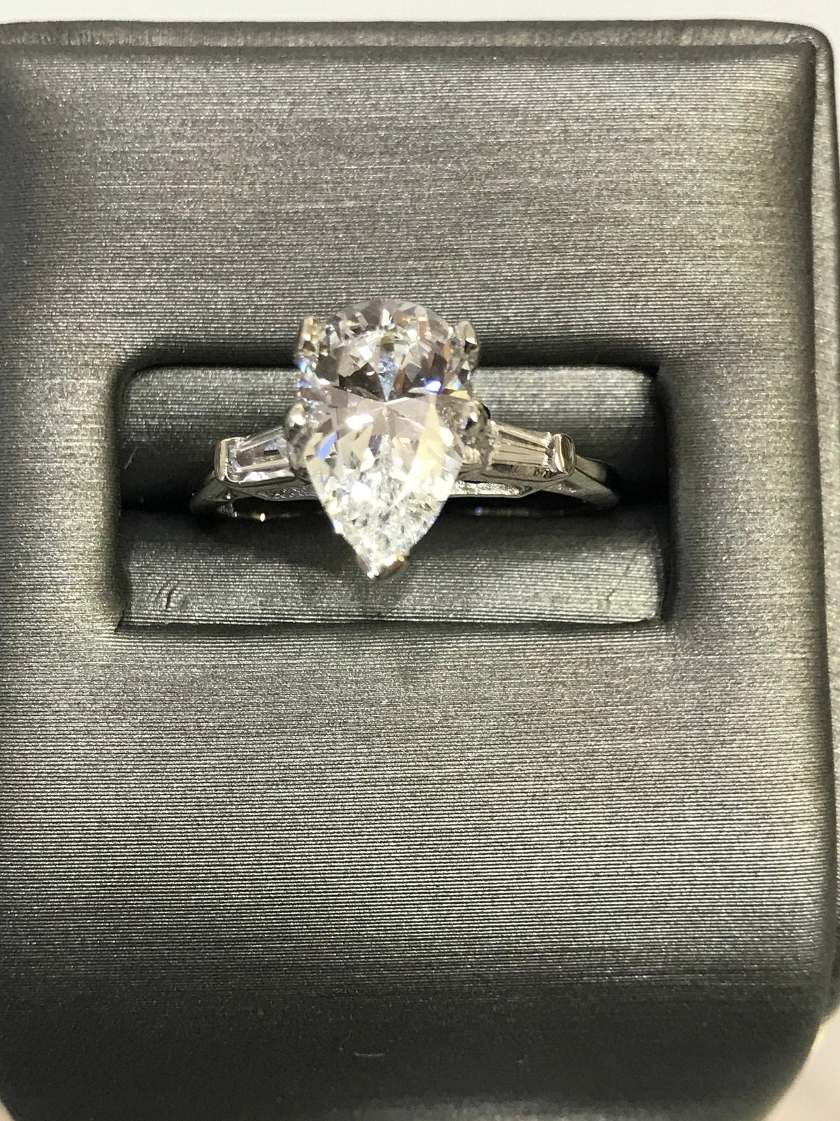 14 Karat White Gold Pear Shape Cubic Zirconia Engagement Ring - Philadelphia Gold & Silver Exchange