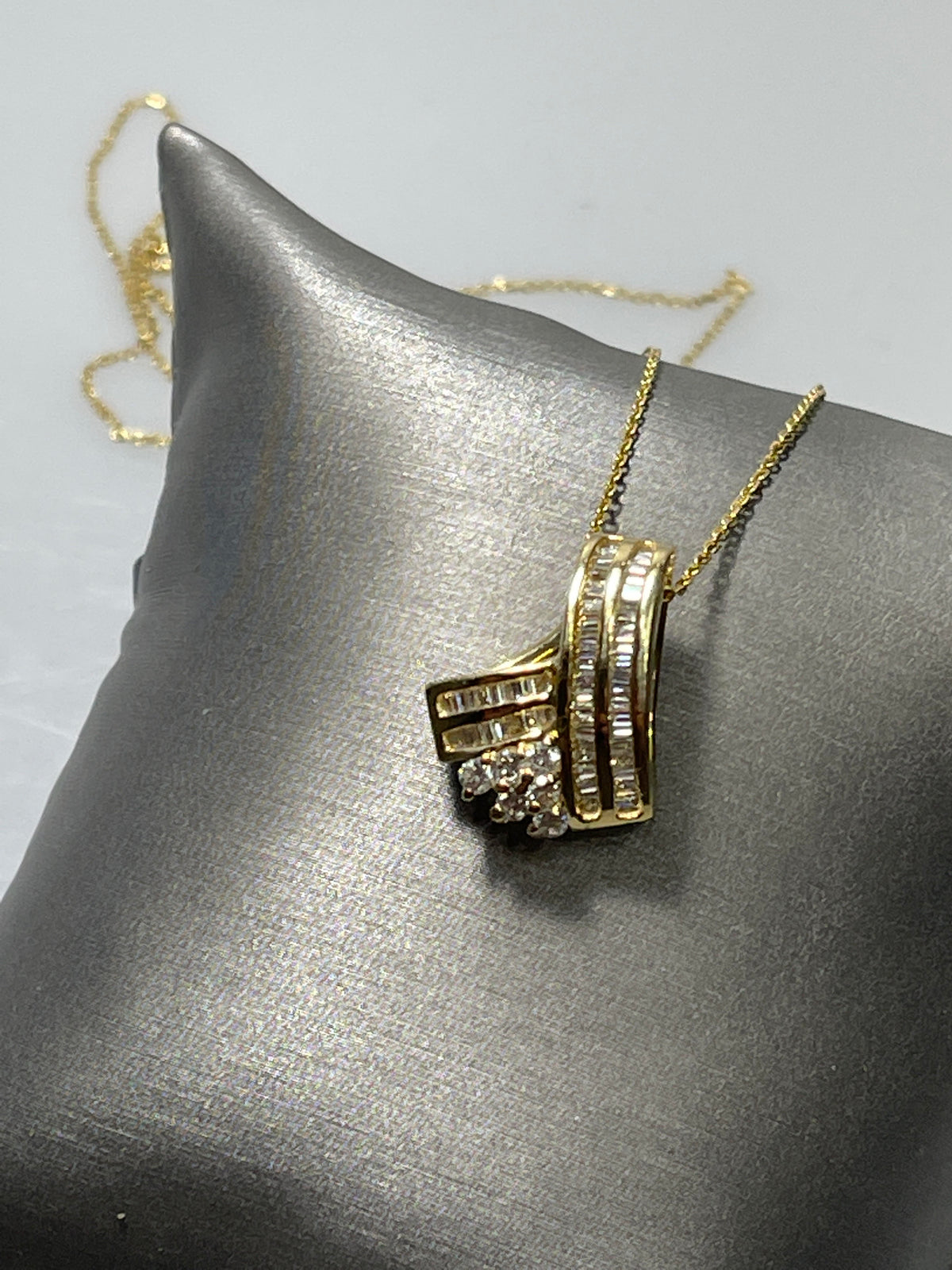 14K YELLOW GOLD DIAMOND PENDANT - Philadelphia Gold & Silver Exchange