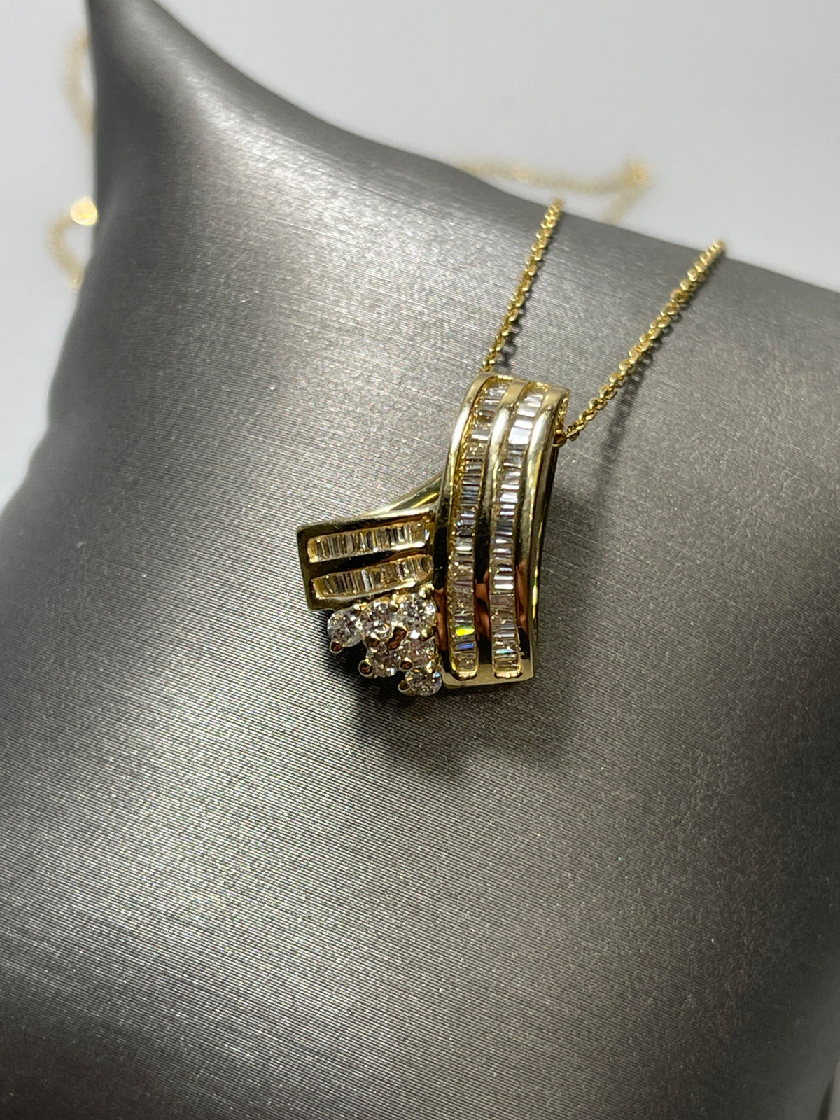 14K YELLOW GOLD DIAMOND PENDANT - Philadelphia Gold & Silver Exchange