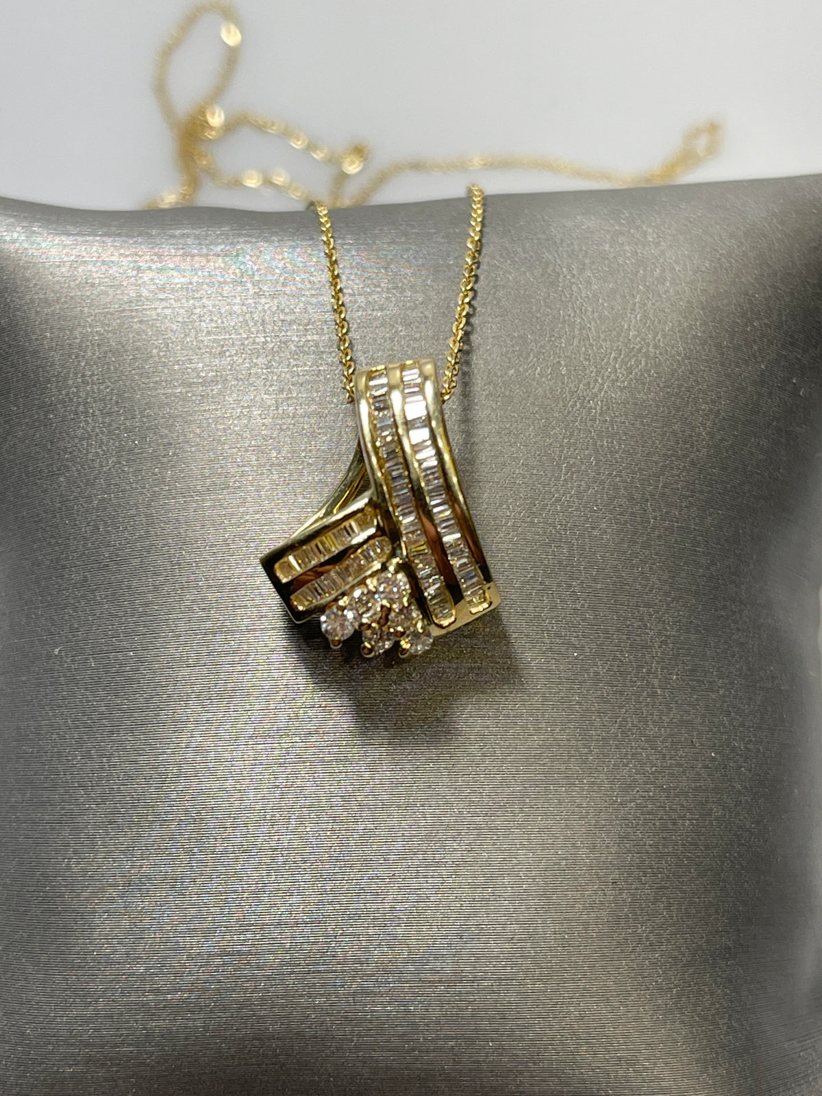 14K YELLOW GOLD DIAMOND PENDANT - Philadelphia Gold & Silver Exchange