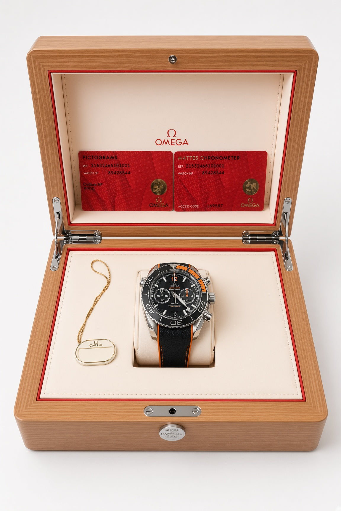 Omega Seamaster Planet Ocean 600M Co-Axial Master Chronometer Chronograph 45.5mm – Black Dial, Orange Accent, Rubber Strap, photo 4