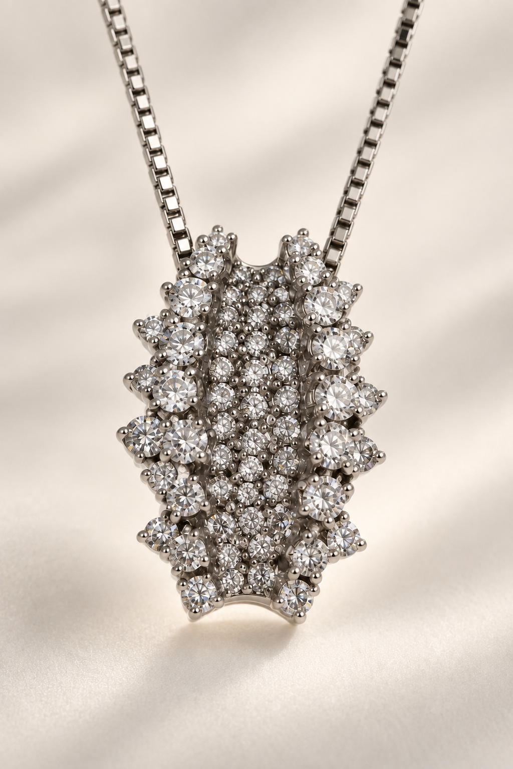14 Karat White Gold Diamond Cluster Necklace, photo 9