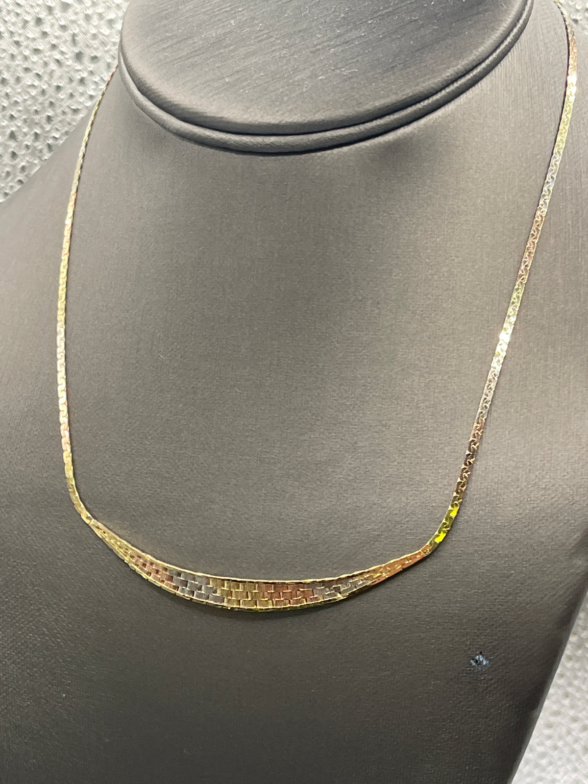 Ladies 14 Karat Tri-Colored Gold Necklace