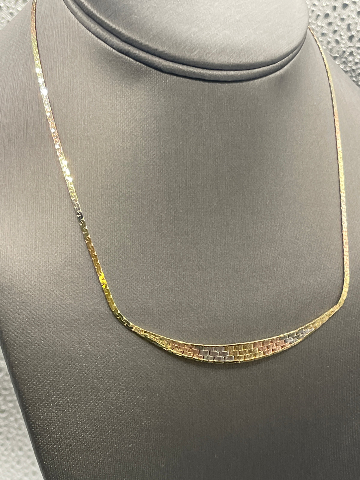 Ladies 14 Karat Tri-Colored Gold Necklace