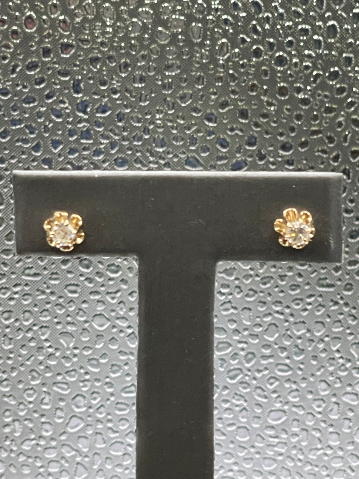 Ladies 14 Karat Diamond Earrings
