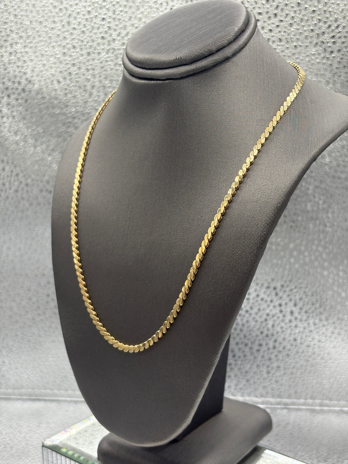 Ladies Vintage 14 Karat Yellow Gold Double S Link Chain