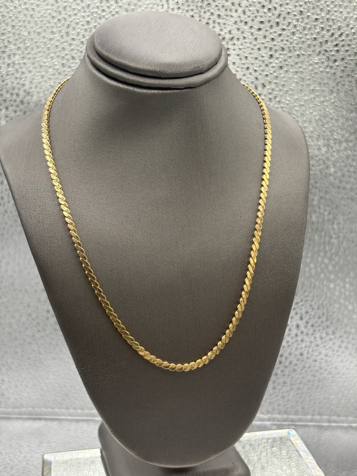 Ladies Vintage 14 Karat Yellow Gold Double S Link Chain