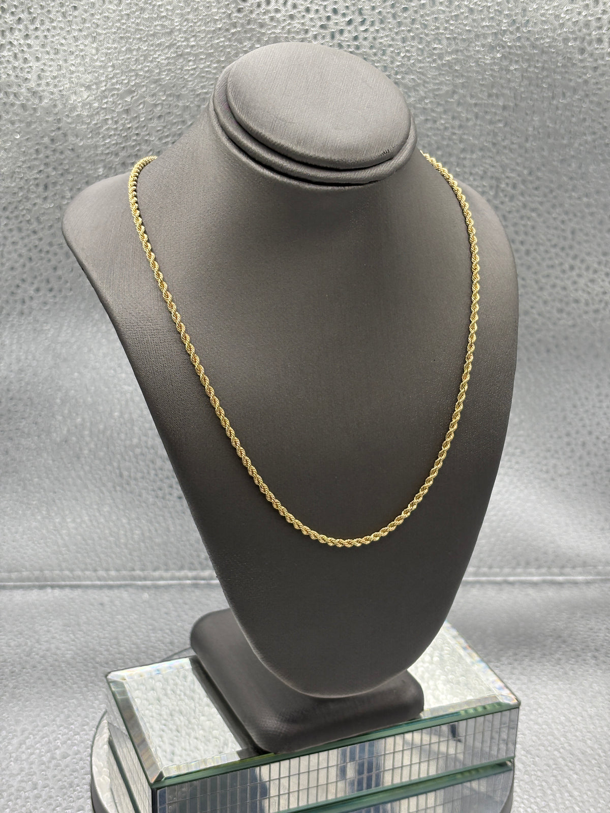 Ladies 14 Karat Yellow Gold Solid Diamond-Cut Rope Chain