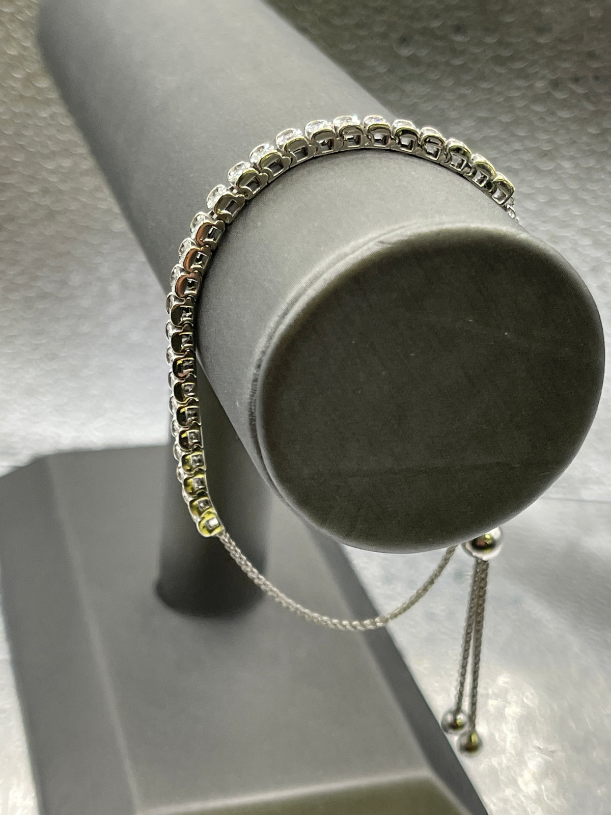 Brilliant 14 Karat White Gold Diamond Bracelet