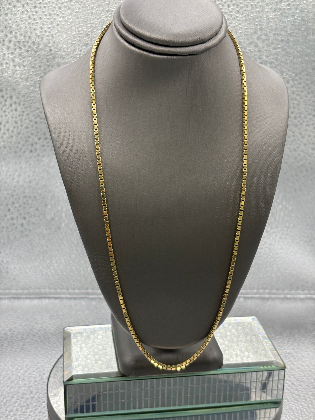 Ladies/Gents Vintage 14 Karat Yellow Gold Mirrored Box Chain