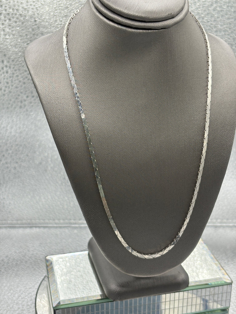 Ladies Vintage 14 Karat White Gold Cobra Link Chain