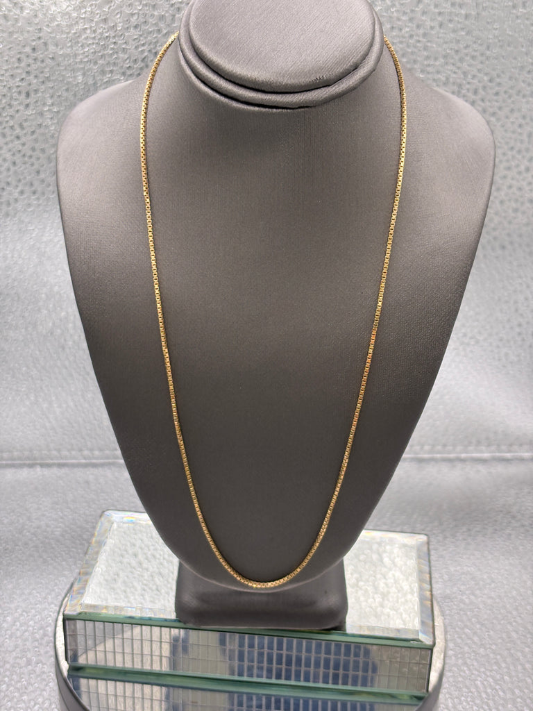 Ladies 14 Karat Yellow Gold Sparkling Box Chain