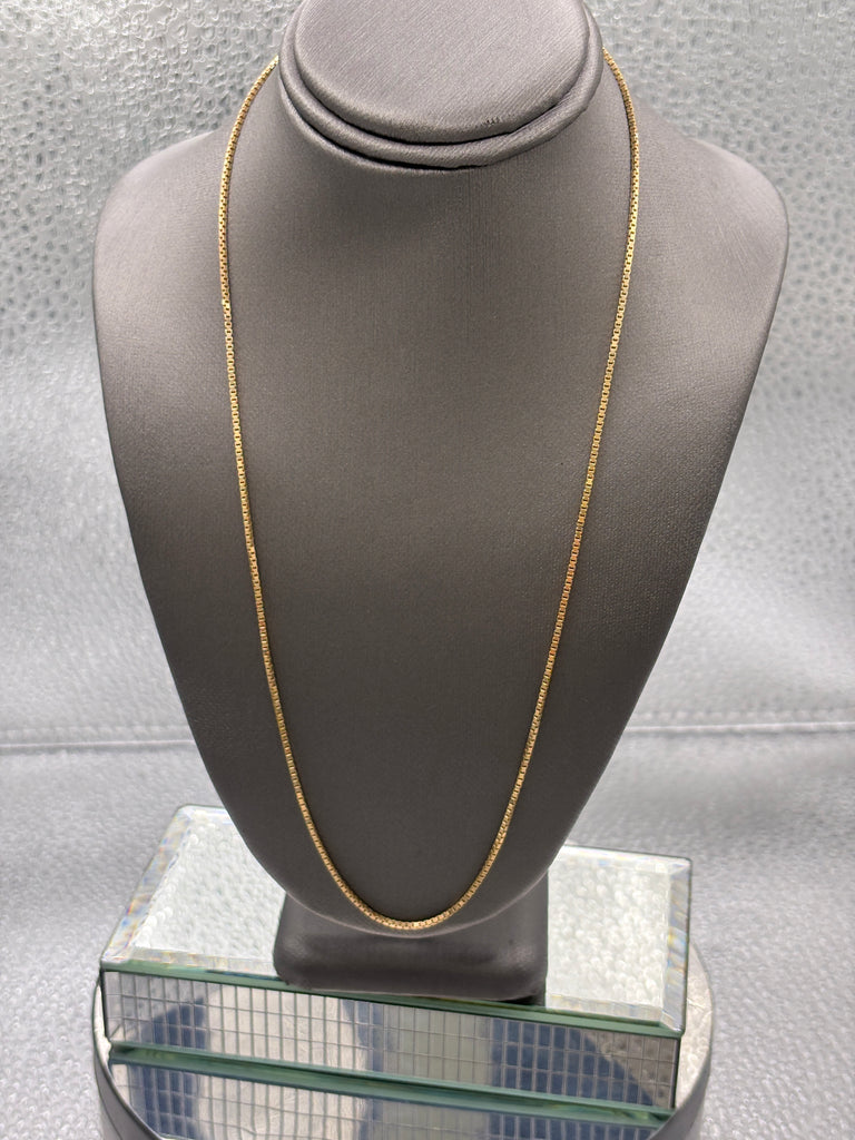 Ladies 14 Karat Yellow Gold Sparkling Box Chain