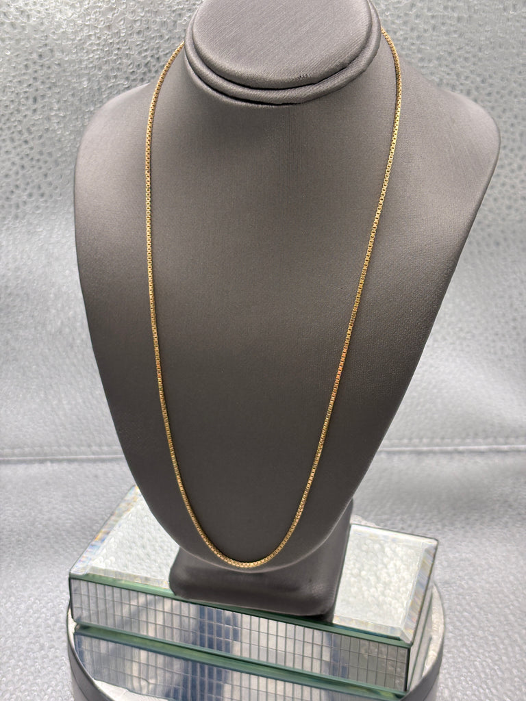 Ladies 14 Karat Yellow Gold Sparkling Box Chain
