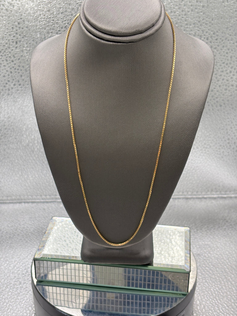 Ladies 14 Karat Yellow Gold Sparkling Box Chain