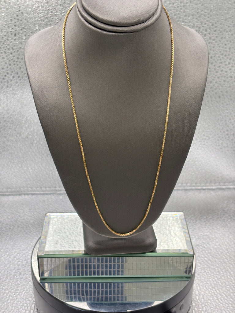 Ladies 14 Karat Yellow Gold Sparkling Box Chain