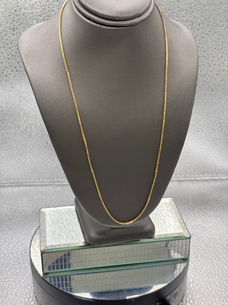 Ladies 14 Karat Yellow Gold Sparkling Box Chain