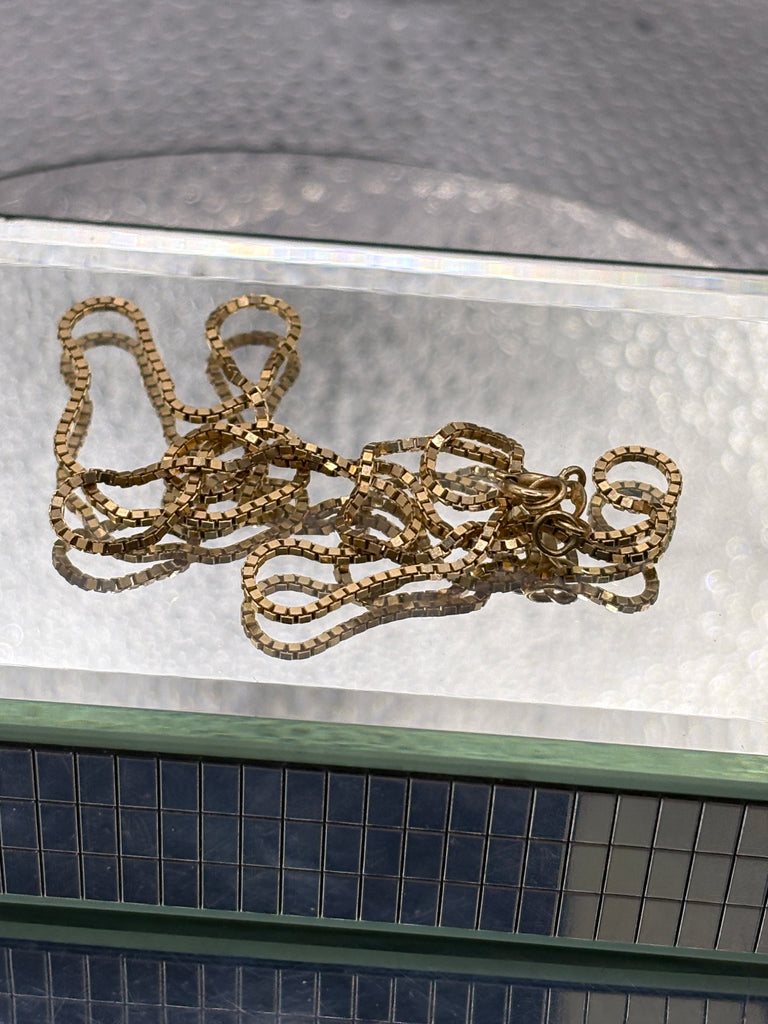 Ladies 14 Karat Yellow Gold Sparkling Box Chain