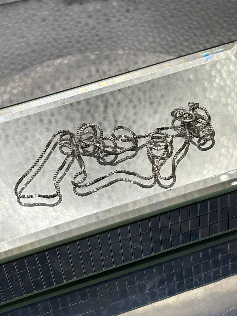 Ladies/ Gents 14 Karat White Gold Box Chain