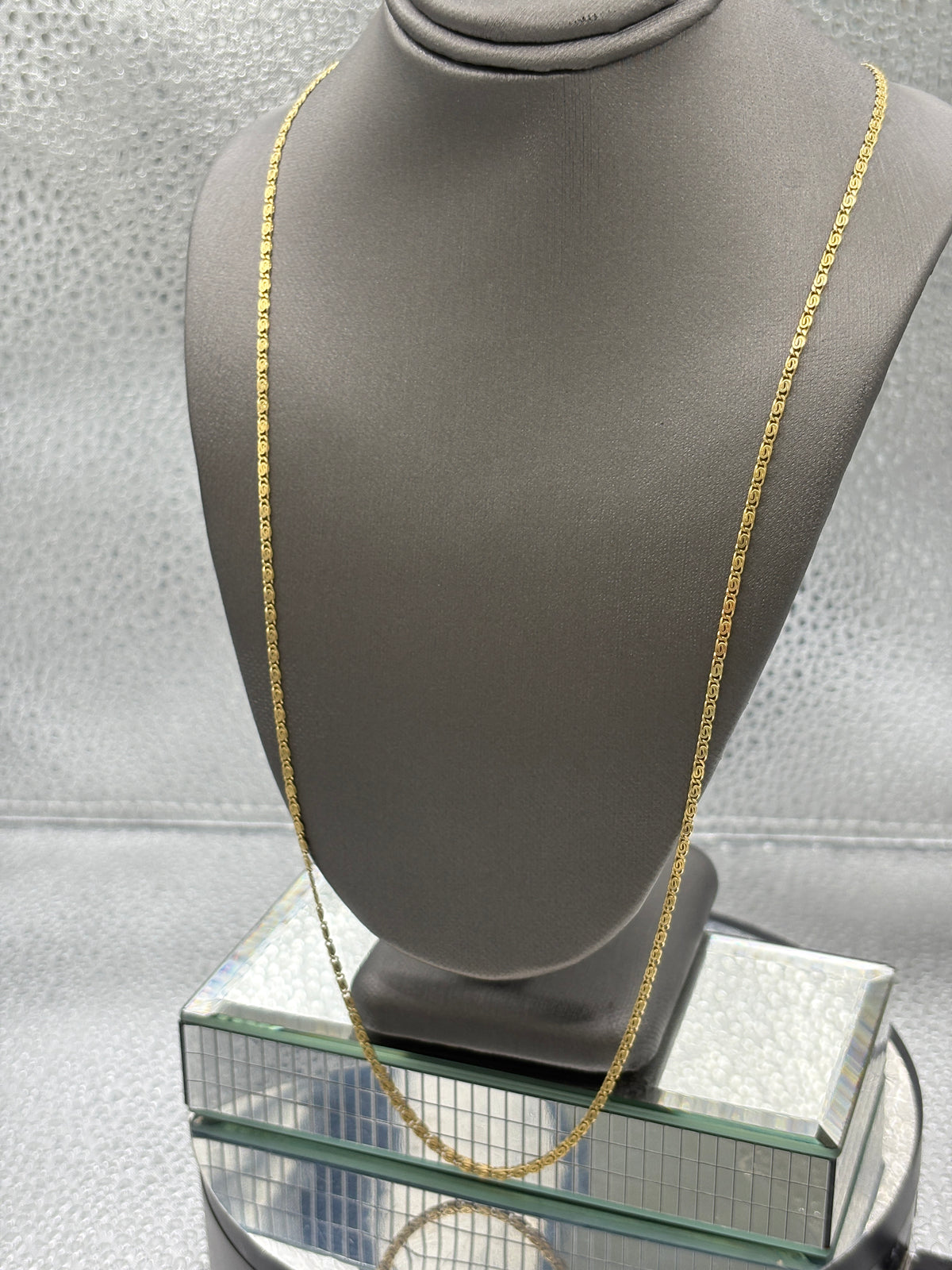 Ladies 18 Karat Yellow Gold Snail Link Chain