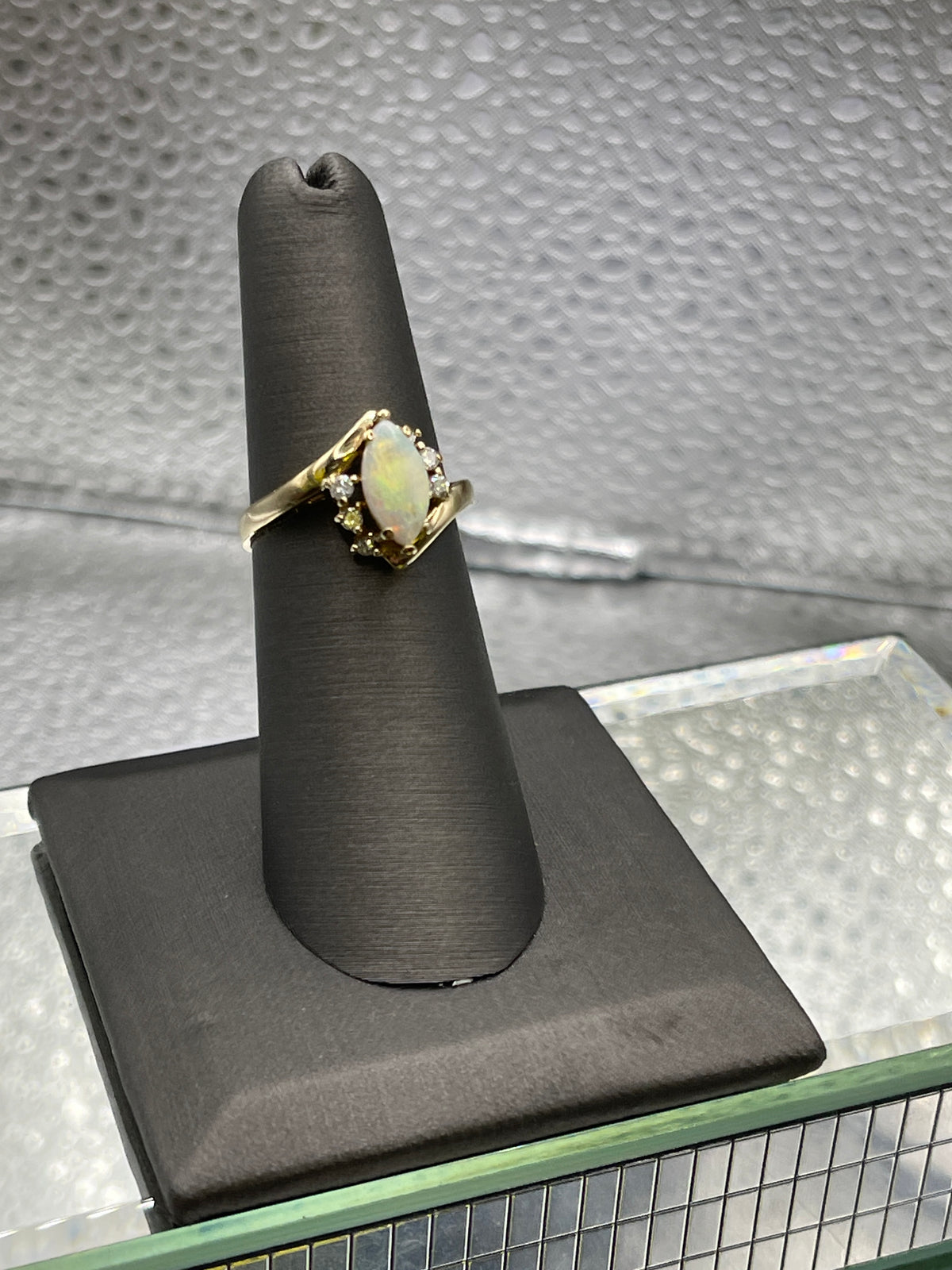 Ladies Lovely 14 Karat Yellow Gold Opal & Diamond Ring