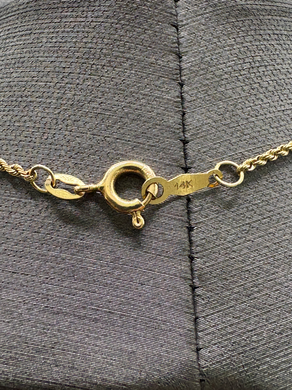 Ladies 14 Karat Solid Yellow Gold Di-Cut Solid Rope Chain