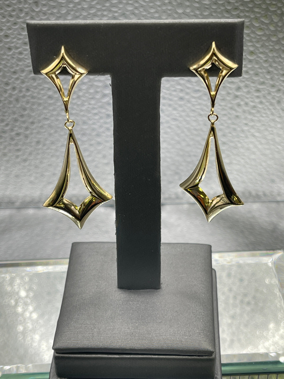 Ladies 14 Karat Yellow Gold Dangling Post Earrings