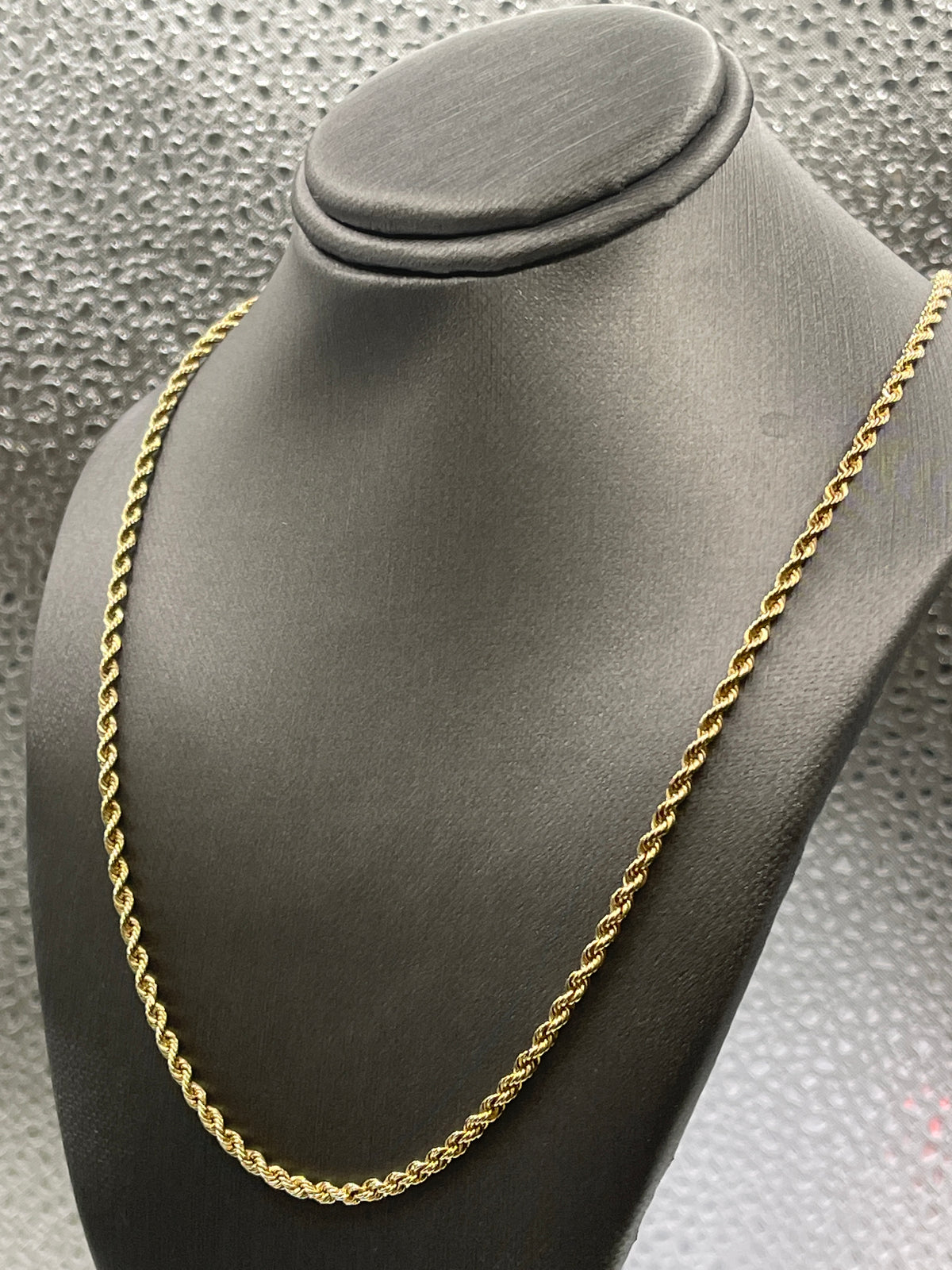 A Classic 14 Karat Yellow Gold Solid Rope chain