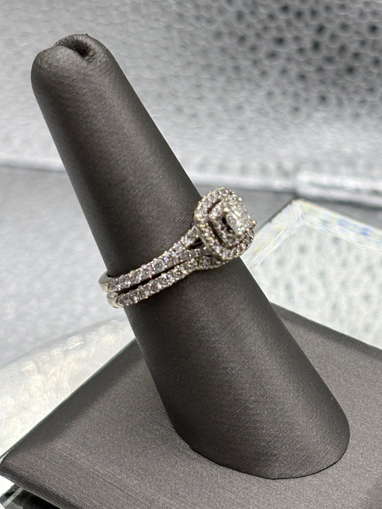 Vintage Neil Lane 14 Karat White Gold Diamond Wedding Set