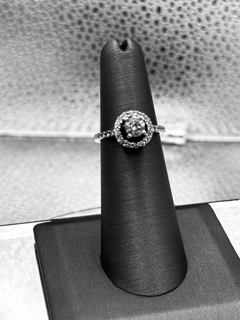 Ladies 14 Karat White Gold Round Diamond Engagement Ring