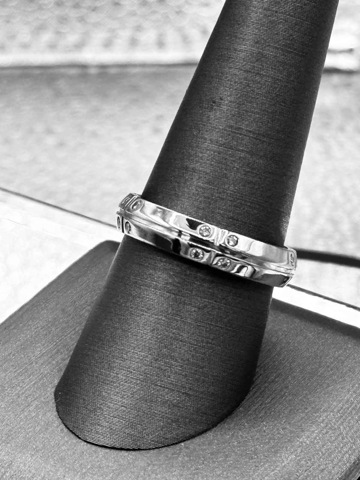Tiffany & Co Ladies / Gents 18 Karat White Gold Diamond Band