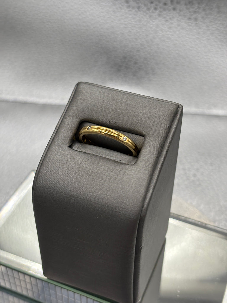 Ladies/Gents 18 Karat Yellow Gold Diamond Band