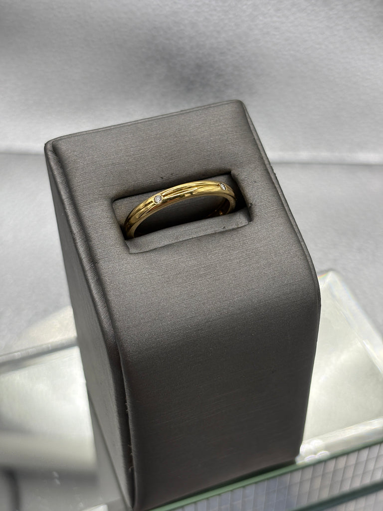 Ladies/Gents 18 Karat Yellow Gold Diamond Band