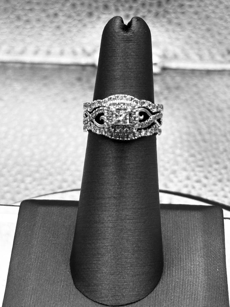 Ladies 10 Karat White Gold Diamond Princess Band