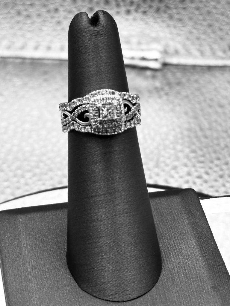 Ladies 10 Karat White Gold Diamond Princess Band