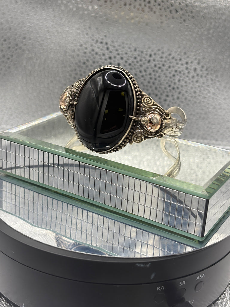 Vintage Native American Sterling Silver Black Onyx Bracelet