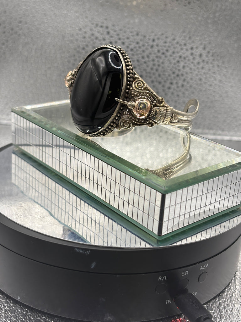 Vintage Native American Sterling Silver Black Onyx Bracelet