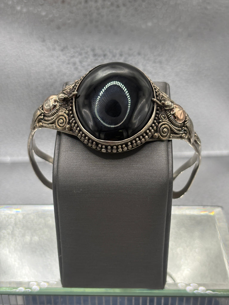 Vintage Native American Sterling Silver Black Onyx Bracelet