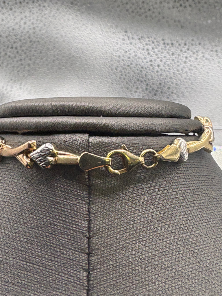 Ladies 14 Karat Yellow Gold Floral Heart Bracelet