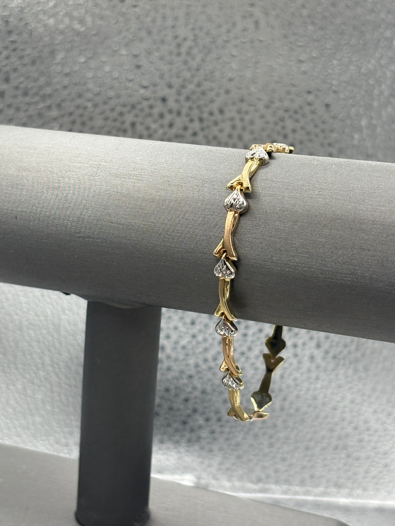 Ladies 14 Karat Yellow Gold Floral Heart Bracelet