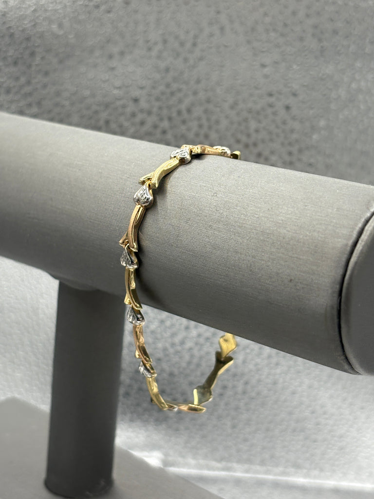 Ladies 14 Karat Yellow Gold Floral Heart Bracelet