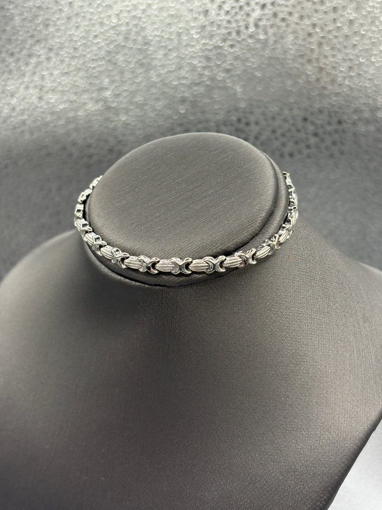 10 Karat White Gold ladies XO Love Link Bracelet