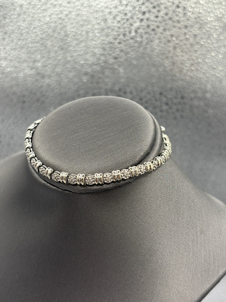10 Karat White Gold Ladies Diamond Tennis Style Link Bracelet