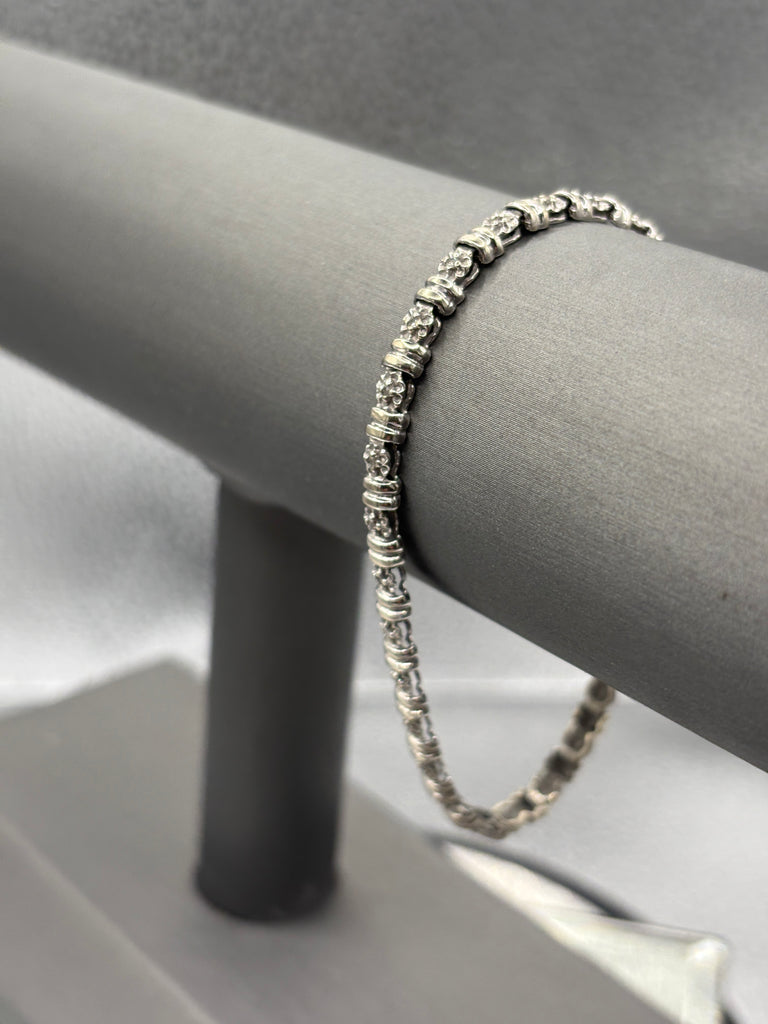 10 Karat White Gold Ladies Diamond Tennis Style Link Bracelet