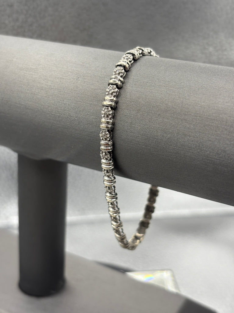 10 Karat White Gold Ladies Diamond Tennis Style Link Bracelet