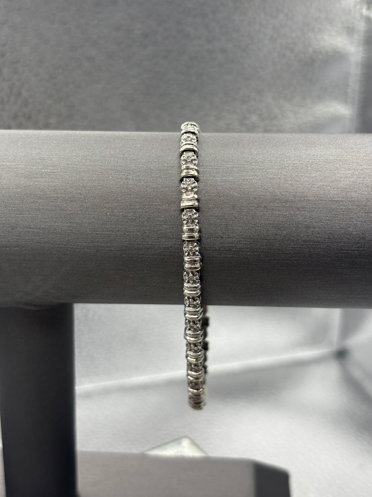 10 Karat White Gold Ladies Diamond Tennis Style Link Bracelet