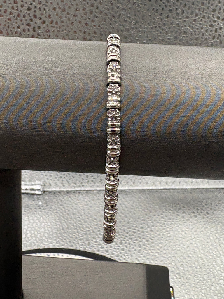 10 Karat White Gold Ladies Diamond Tennis Style Link Bracelet