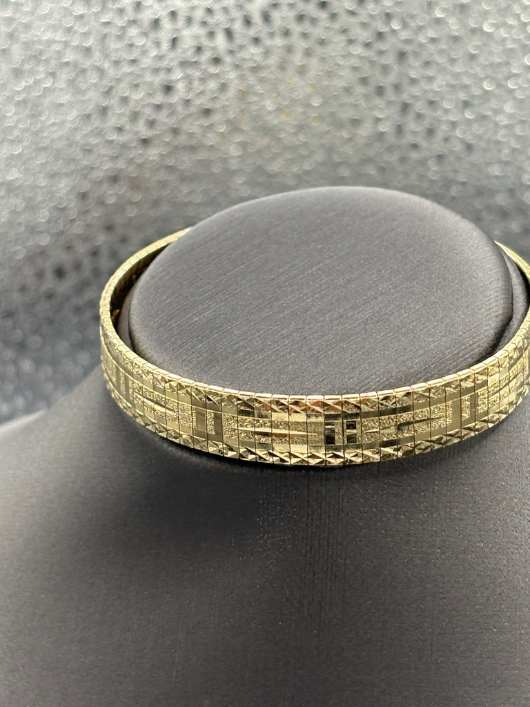 14 Karat Yellow Gold Ladies Laser Edged Soft Bangle Bracelet